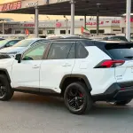 Toyota RAV4 XLE Hybrid 2022 Model year White Exterior - Thumbnail 21