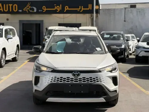  تويوتا كورولا كروس هايبرد موديل 2025 - أبيض