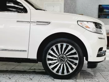 AED 3360/ MONTH - LINCOLN NAVIGATOR - 2018 - GCC -FULL OPTION - IMMACULATE CONDITION