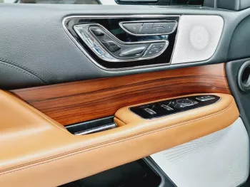 AED 3360/ MONTH - LINCOLN NAVIGATOR - 2018 - GCC -FULL OPTION - IMMACULATE CONDITION