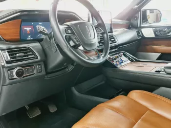 AED 3360/ MONTH - LINCOLN NAVIGATOR - 2018 - GCC -FULL OPTION - IMMACULATE CONDITION
