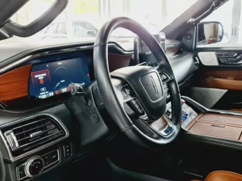 AED 3360/ MONTH - LINCOLN NAVIGATOR - 2018 - GCC -FULL OPTION - IMMACULATE CONDITION