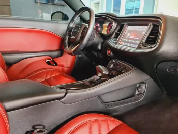 AED 3820/MONTH-DODGE CHALLENGER HELLCAT - 2018-GCC-FULLY LOADED-UNDER WARRANTY-IMMACULATE CONDITION