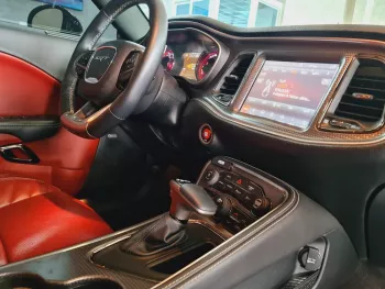 AED 3820/MONTH-DODGE CHALLENGER HELLCAT - 2018-GCC-FULLY LOADED-UNDER WARRANTY-IMMACULATE CONDITION