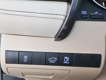Toyota Camry GLE 2023 V4 2.5