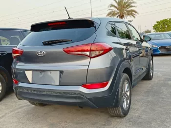 HYUNDAI TUCSON 2.0L 4CY PETROL GRAY 2017