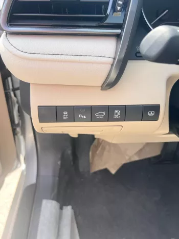 Toyota CAmry GLE 2.5l petrol model year 2022