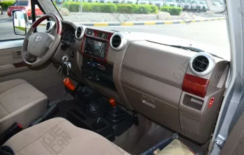 TOYOTA LAND CRUISER PICKUP