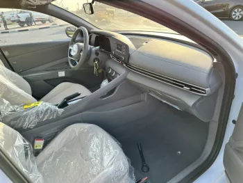 Huyndai Elantra 1.6L basic Option 2022