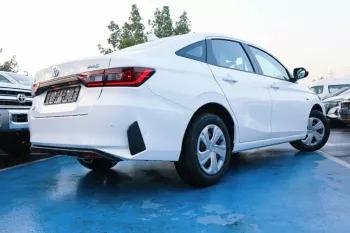 TOYOTA YARIS BASIC 2022 (1.5L)