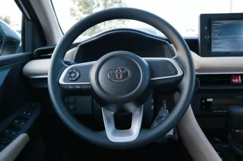TOYOTA YARIS BASIC 2022 (1.5L)