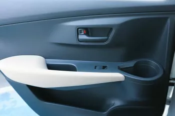 TOYOTA YARIS BASIC 2022 (1.5L)