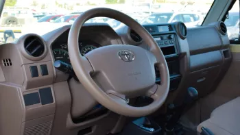 TOYOTA LAND CRUISER LX BASIC OPTION 4.0 V6 2022 EXPORT PRICE