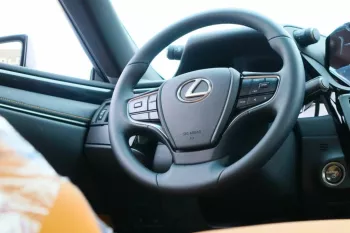 Lexus ES300H - GCC – 2.5L 2023 – Hybrid 4 cylinder
