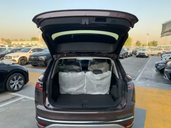 Volkswagen ID.6 CROZZ PRO 2022 electric car