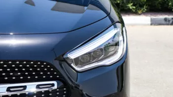 Mercedes GLA200 Black 2021