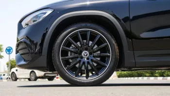 Mercedes GLA200 Black 2021