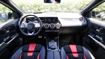 Mercedes GLA200 Black 2021