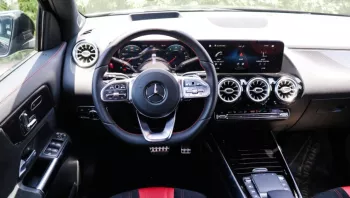 Mercedes GLA200 Black 2021