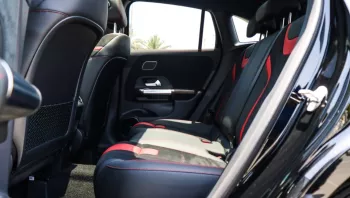Mercedes GLA200 Black 2021