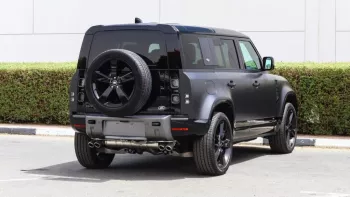Defender V8 Ltd Edition Black Matt Inside Black 2023