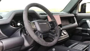 Defender V8 Ltd Edition Black Matt Inside Black 2023