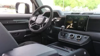 Defender V8 Ltd Edition Black Matt Inside Black 2023