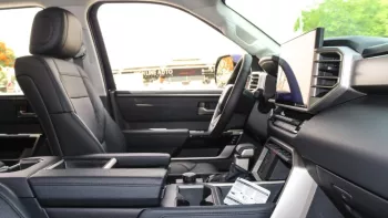 Tundra 2WD Limited Blue Inside Black 2022