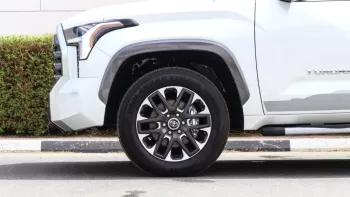 Tundra 2WD Limited White Inside Grey 2022