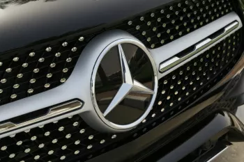 Mercedes GLC 300 Black Inside Red 2022