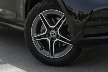 Mercedes GLC 300 Black Inside Red 2022