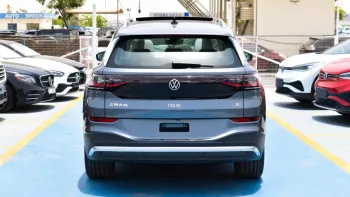 volkswagen Id 6 X Pro Outside Gray Inside White 2022 .