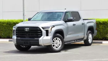 New Tundra 2WD SR5 Crew Max Outside Silver Inside Black 2022.