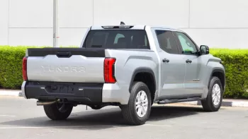 New Tundra 2WD SR5 Crew Max Outside Silver Inside Black 2022.