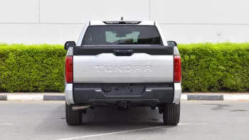 New Tundra 2WD SR5 Crew Max Outside Silver Inside Black 2022.