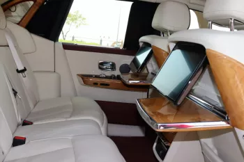 ROLLS ROYCE / PHANTOM / 2019 / 25000 Kms / Special Colour