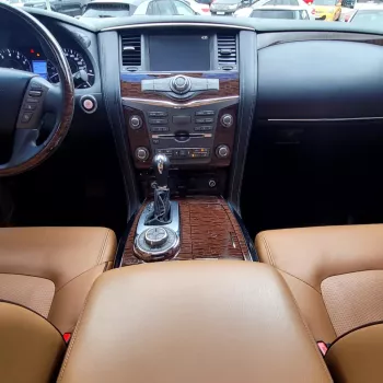 Nissan patrool v8 LE 2017