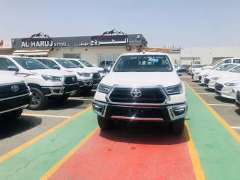 Hilux 2022 GCC spec full options petrol