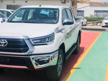 Hilux 2022 GCC spec full options petrol