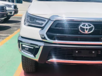 Hilux 2022 GCC spec full options petrol