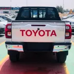 Hilux 2022 GCC spec full options petrol - Thumbnail 6