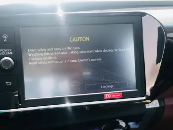Hilux 2022 GCC spec full options petrol