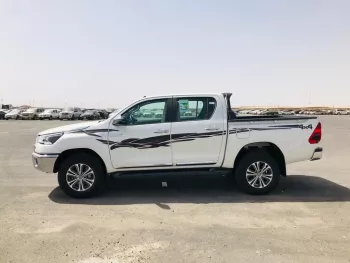 Hilux 2022 GCC spec full options petro automatic