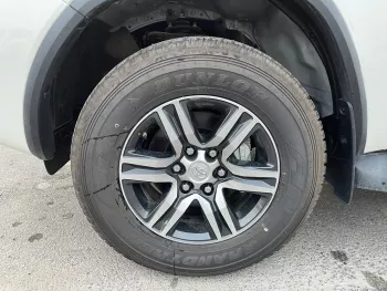 Toyota Fortuner 2.7L 4x4 AT (2022Model)