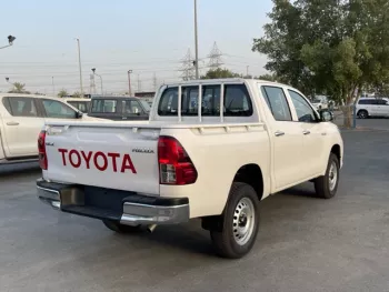 TOYOTA HILUX 2.4L DC 4X4 AT BASIC MY2022