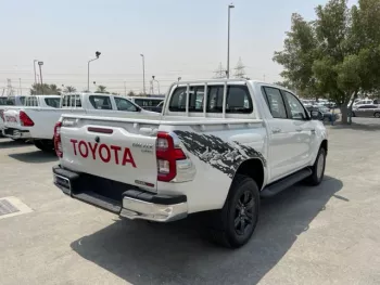 TOYOTA HILUX 2.4L AT PUSH START WITH CAMERA MY2022