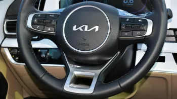 KIA SPORTAGE ( LEATHER SEATS ) 2023 EXPORT ONLY