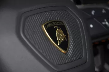 Lamborghini Urus PEARL CAPSULE EDITION - 2022 petrol automatic