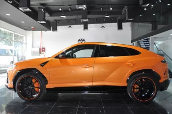 Lamborghini Urus PEARL CAPSULE EDITION - 2022 petrol automatic