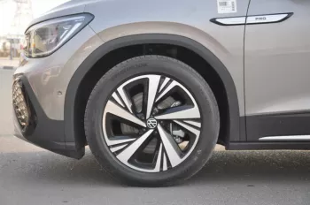 VOLKSWAGEN ID6 CROZZ PRO